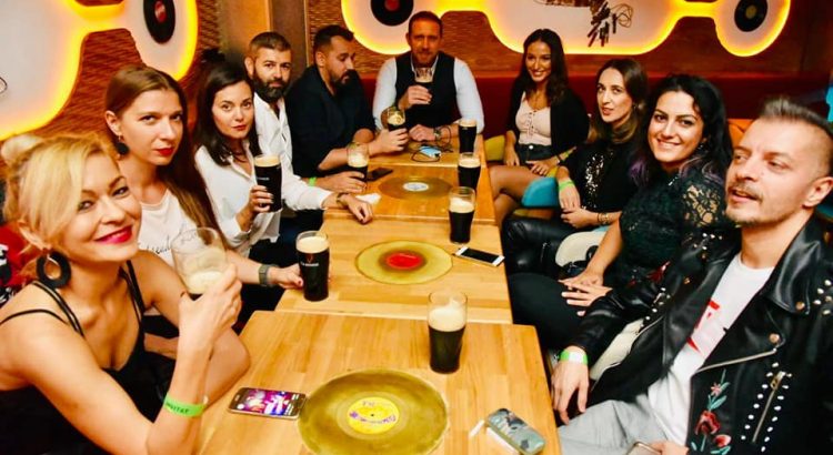 La mare, în extrasezon. Bloggers escape by Guinness