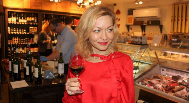 Trending News of the Week: masterclass Caviar Neuvic, degustare Dourthe, evaluare Vinul.Ro, FoodBloggers 19