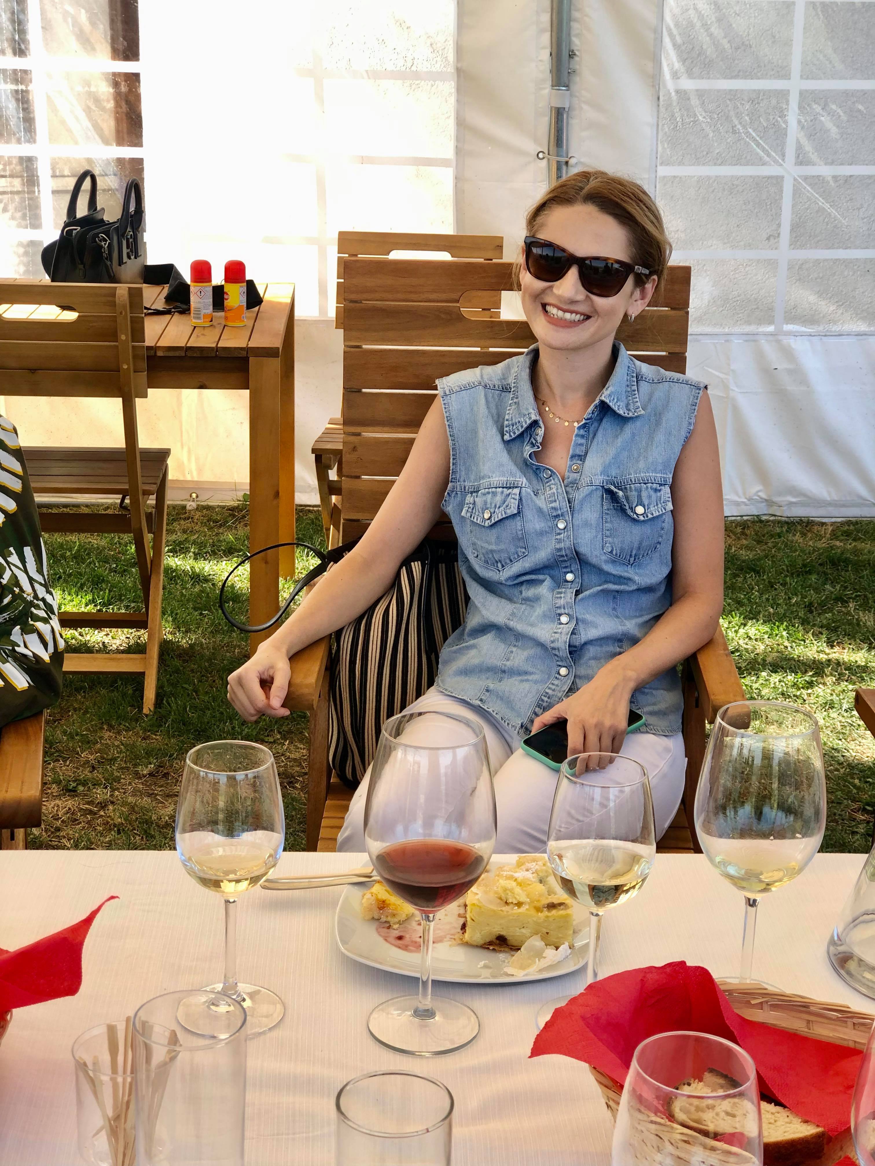 Ioana Matei, Editor in Chief Business Magazine, si cele 4 pahare :))